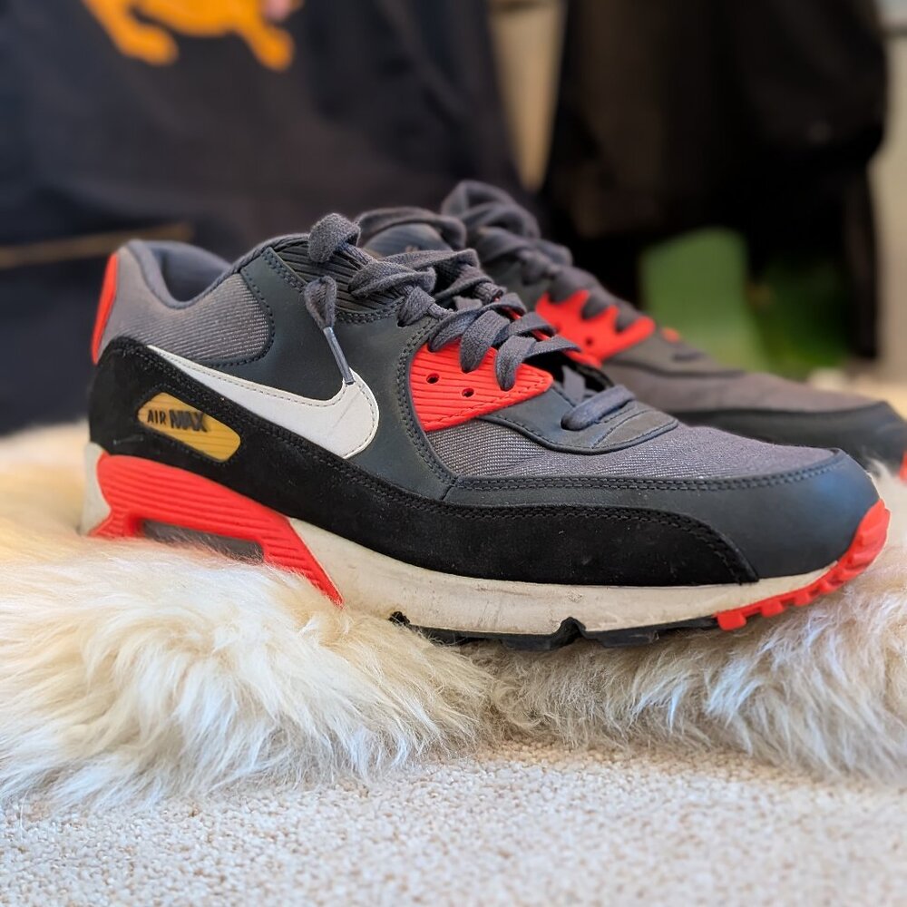 Nike Air Max 90 Dark Grey/Black Total Crimson 11.5